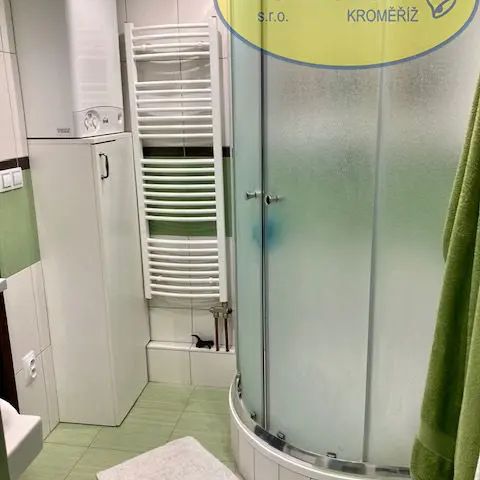 Pronájem BOV 2+1 Nádražní, Chropyně - Photo 1