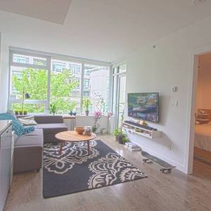 Efficient + Bright 1 Bedroom/1 Bath in Stylish LIDO - Unfurnished - Photo 2