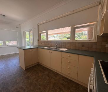 LOVELY THREE BEDROOM HOME ON CORNER ALLOTMENT - Photo 6