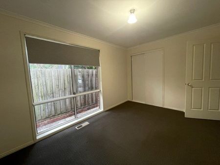 PRIME LOCATION! - Photo 5