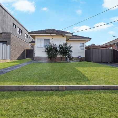 Well Presented&comma; 3 Bedroom Family Home&excl; - Photo 4