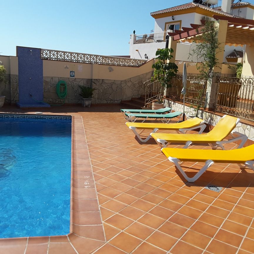 For rent for long season stunning villa 5 min. from Nerja - Photo 1