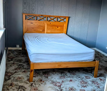 1 bedroom in a house share to rent - Photo 4
