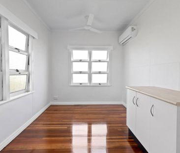 Renovated high set home close to city centre - Photo 3