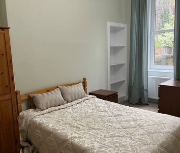 1 Bed Flat, Dickson Street, EH6 - Photo 2