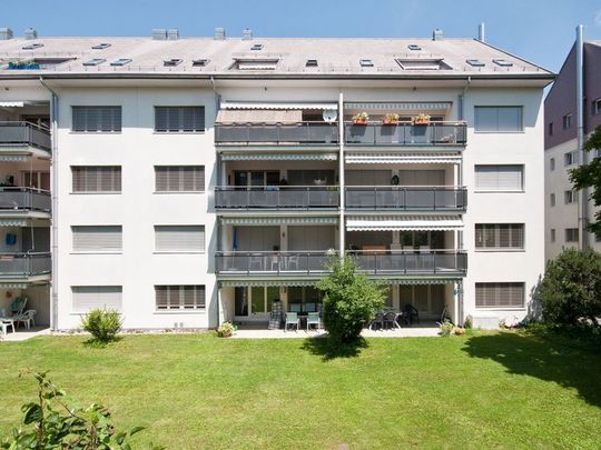 Schöne Dachwohnung mit Aussicht - Foto 1