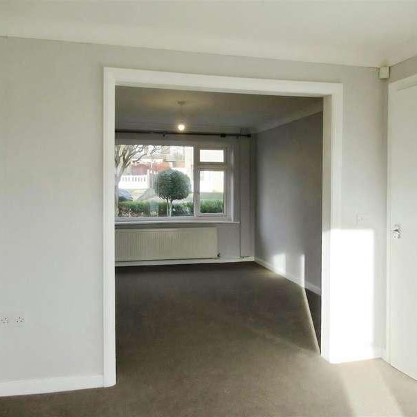 Richmondfield Avenue, Barwick In Elmet, Leeds, LS15 - Photo 1