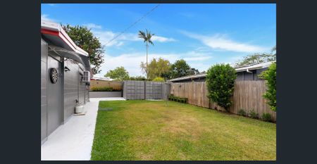 Unique Clifton Beach Sanctuary with Spa, Solar & Workshop Space - Photo 2