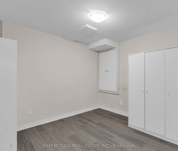 266 Cedric Terrace #(LOWER) - Photo 2