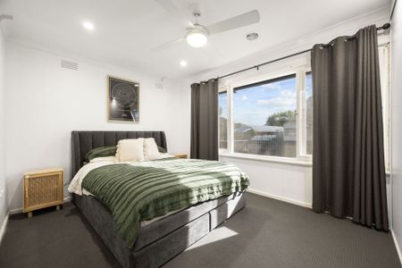 496 Parnall Street, Lavington - Photo 3