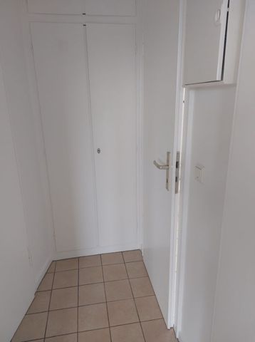 1 Raum Wohnung mit Balkon in Duisburg-Duissern zu vermieten - Photo 4