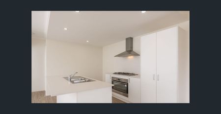 Modern and Spacious Family Home - Photo 4