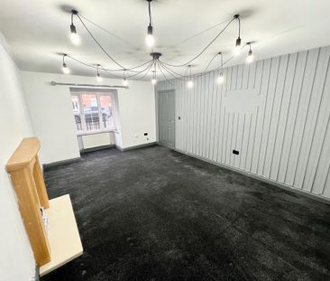 4 bedroom detached house to rent - Photo 2