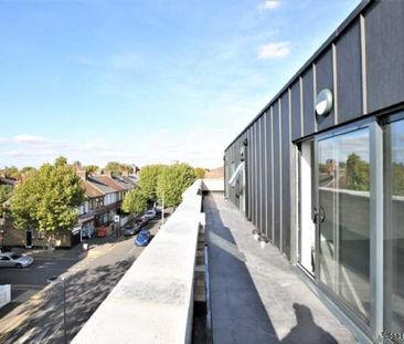 3 bedroom property to rent in London - Photo 1