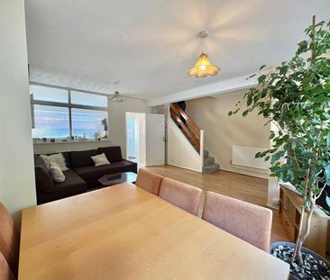 The Grove, Frimley, Camberley, Surrey, GU16 - Photo 2