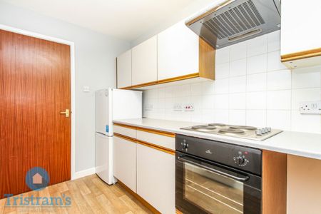 2 bed Flat for Rent - Photo 2