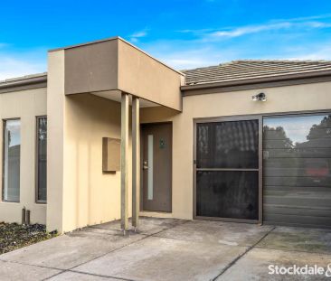 8 Burrows Place, Craigieburn VIC 3064 - Photo 1