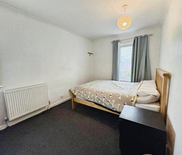 2 bedroom semi-detached house to rent - Photo 5