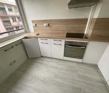 A LOUER - Quartier Avaricum - T2 de 43.07 m² avec cave. - Photo 4