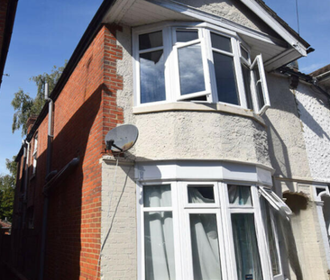 Newcombe Road Room 1 - Photo 1