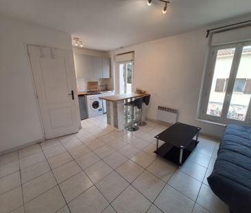 Location Appartement 1 pièce 19m² MARSEILLE 9ème - Photo 2