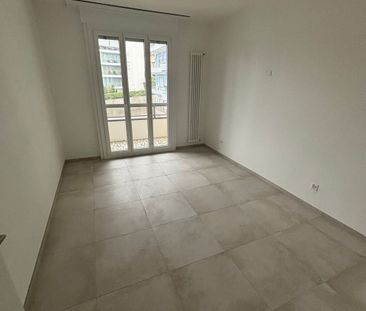 AFFITTASI LUMINOSO APPARTAMENTO RINNOVATO DI 4.5 LOCALI - Foto 6