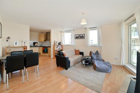 Basin Approach, Marina Heights, E14 7JA, London - Photo 2