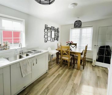 3 bedroom semi-detached house to rent - Photo 6