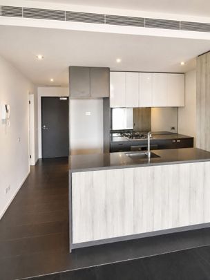 Stylish Apartment Living in the Heart of Highett - Photo 1