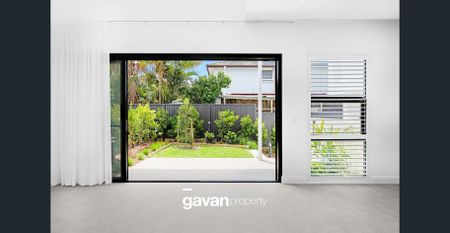 Contemporary Luxury | Brand New Townhouse - Photo 2