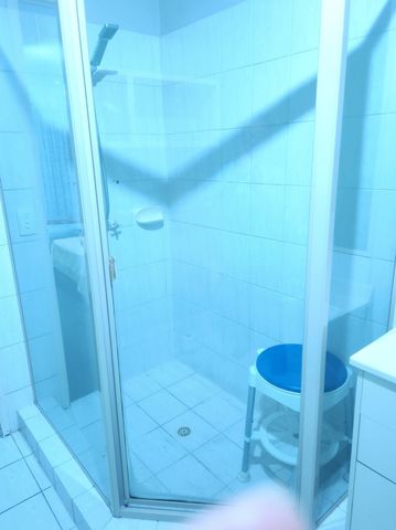 Master Bedroom to Rent - Photo 5