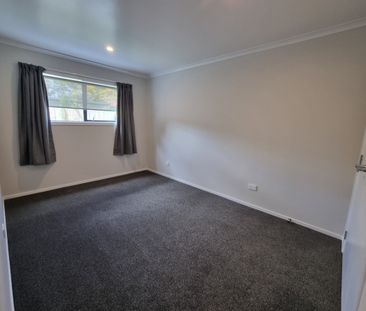 Freshly Renovated 2-Bedroom Unit - Prime Central Hamilton Location - Photo 1