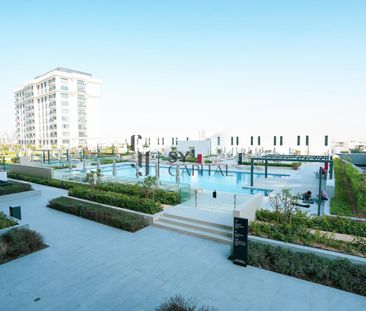 1 Bedroom Apartment | Prime Location | Pool View - Photo 6