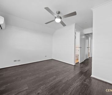 Contemporary and Convenient Living&excl; - Photo 4