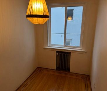 Large 1 bedroom in West End Heritage Building - Photo 1