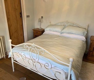 A wonderful and immaculate recently renovated one bedroom cottage j... - Photo 4