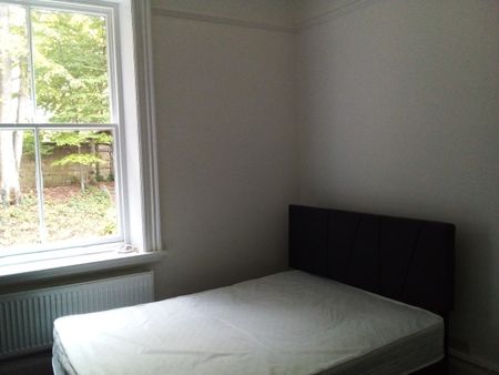 2 Bed Flat, Gledhow Hall, LS8 - Photo 2