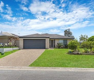 4 bedroom family home with large yard - Photo 6