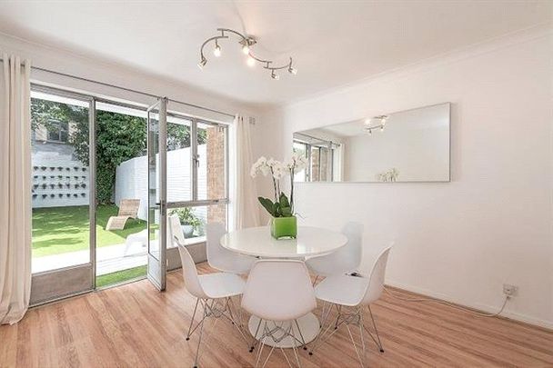 Avenue Road, St John's Wood, London, NW8 6BP - Photo 1