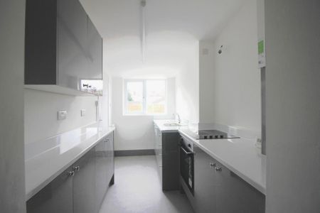 2 bedroom semi-detached house to rent - Photo 5