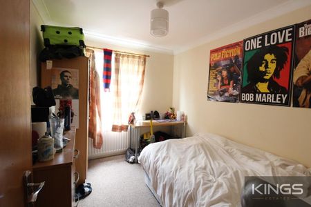 6 bedroom semi-detached house to rent - Photo 4