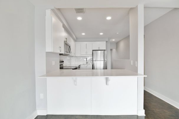 21 James Street - 707 - Photo 1