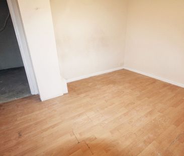 4 bed terraced house to rent in Staley Road, Ashton-Under-Lyne, OL5 - Photo 3
