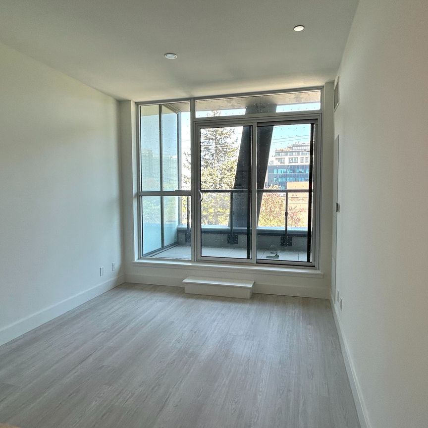 For Lease - 6 Greenbriar Road Unit# 221, Toronto, Ontario - Photo 1