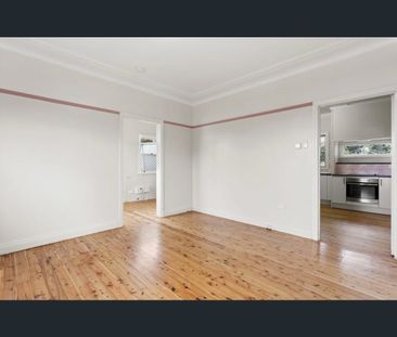17 Geoffery St, Mount Lofty, Qld 4350 - Photo 2