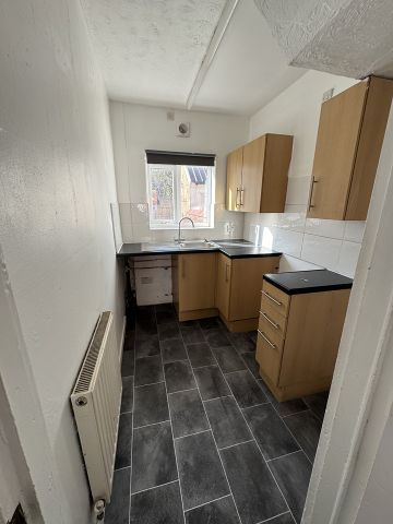 3 Bed Terraced House, Goodman St, M9 - Photo 3