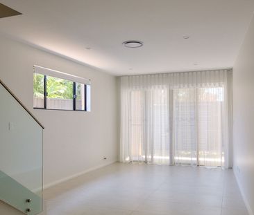 Brand New 4&sol;5 Bedroom Terrace - Photo 5