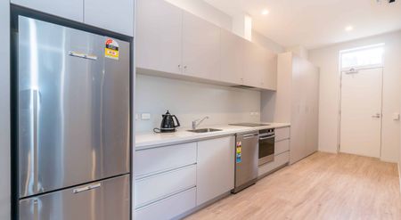 Inner City Studio with a difference - Photo 4