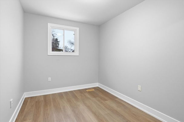 For Lease - 100 Quigley Road Unit# 9, Hamilton, Ontario - Photo 1