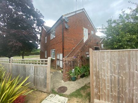 1 bedroom flat to rent - Photo 5